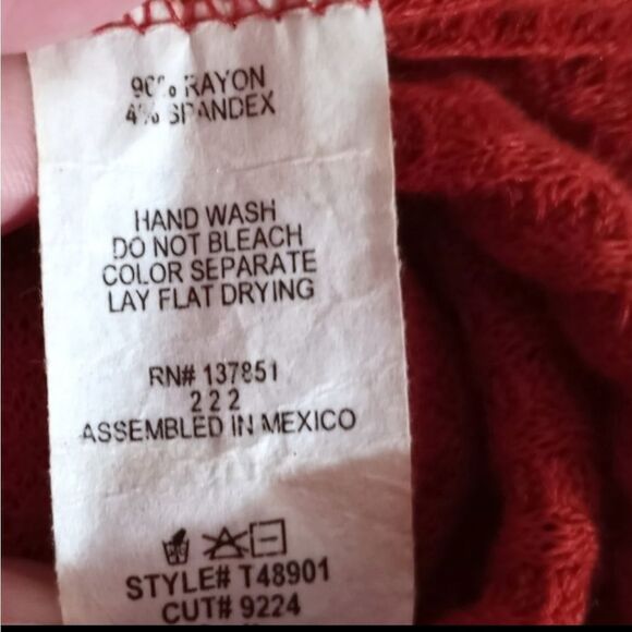 LIVE IN THE MOMENT BURNT ORANGE WAFFLE KNIT V-NECK SWEATER SZ.M EUC - Picture 5 of 5